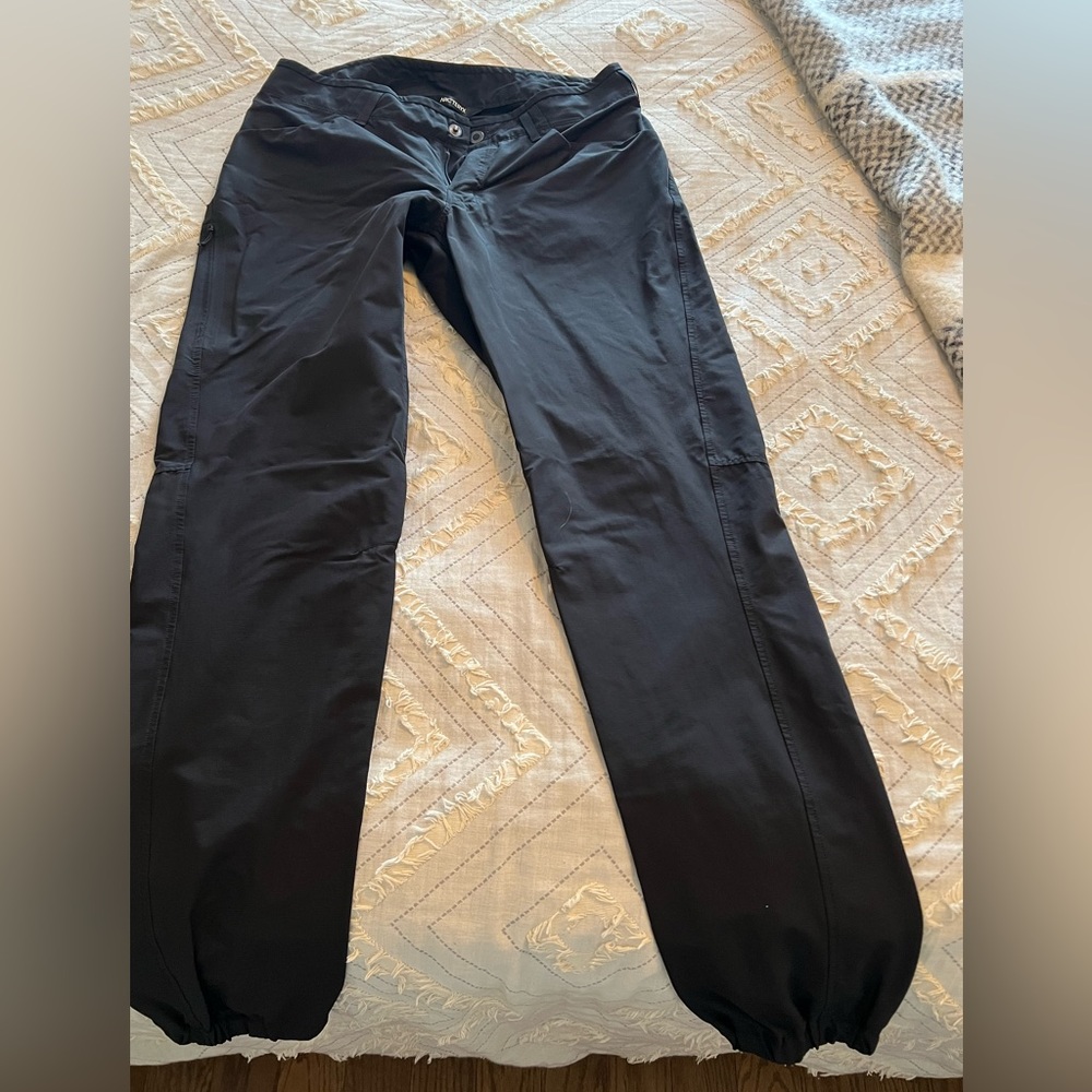 Pants Arc’teryx Size 6 Like new condition